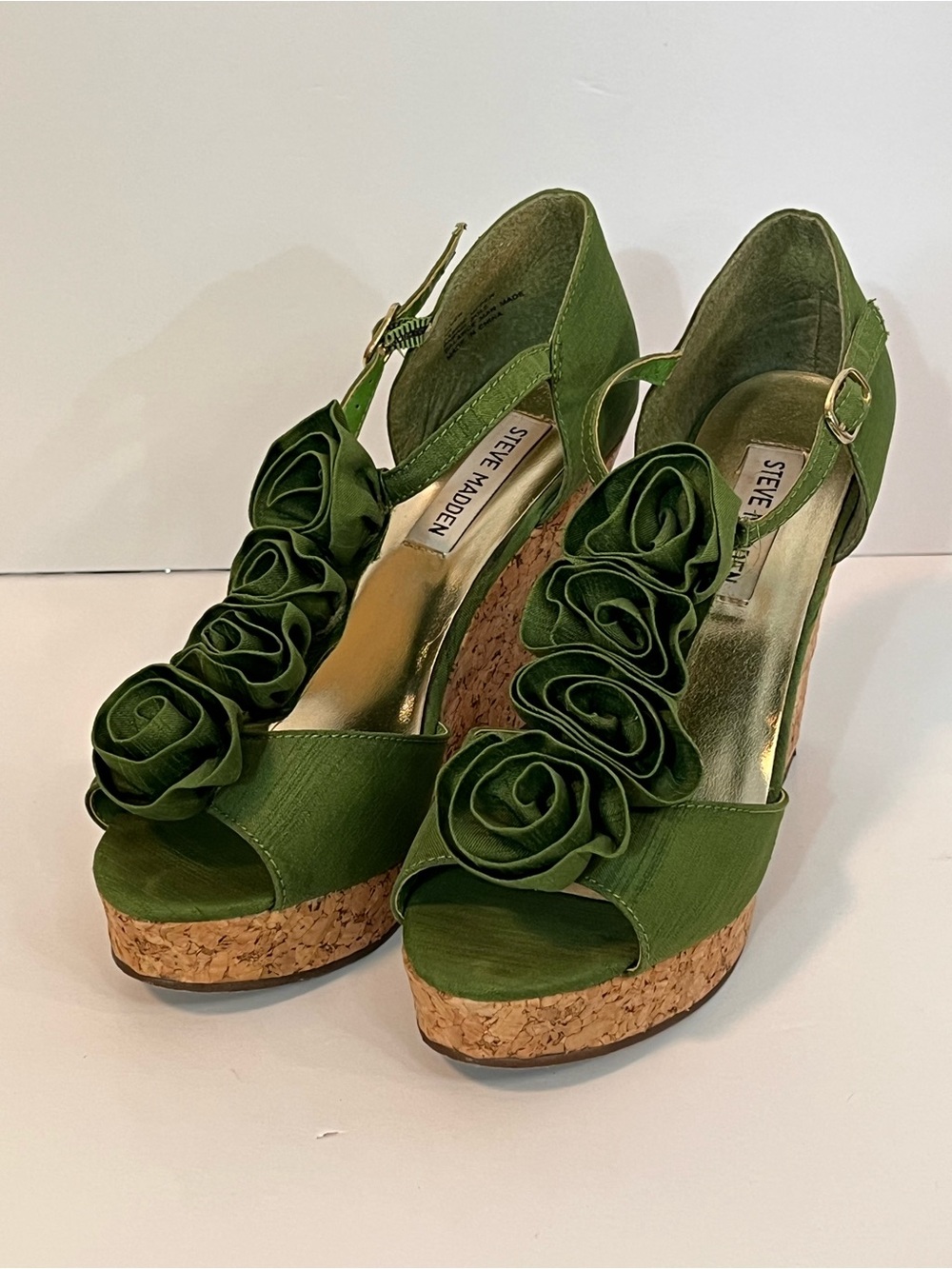 Steve Madden Green Floral Rosettes Cork Wedge Sandals 7 Boho Garden Cottagecore